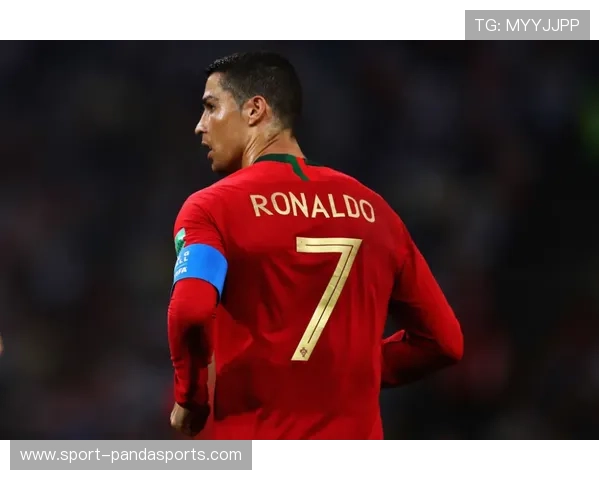 世界足坛十一号球星盘点：从传奇到当红新星的精彩表现