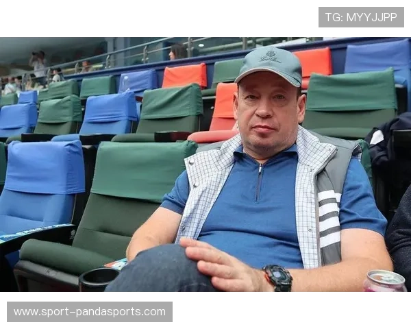 老汉领衔新一代足坛巨星崛起引发全球关注与热议