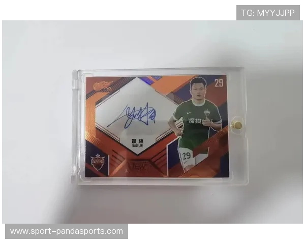 蓝卡足球球星卡的市场价格分析及其投资潜力探讨