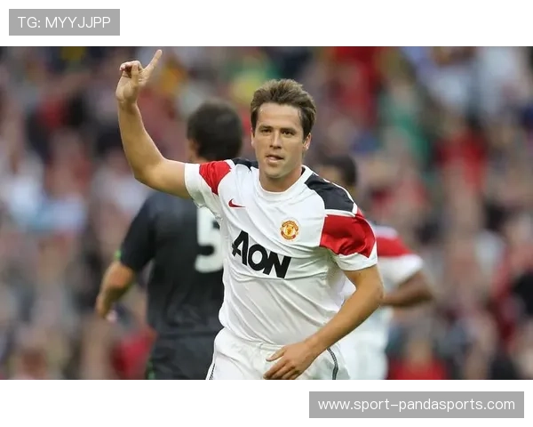 足球传奇百大球星盘点：足坛巨星背后的辉煌与故事